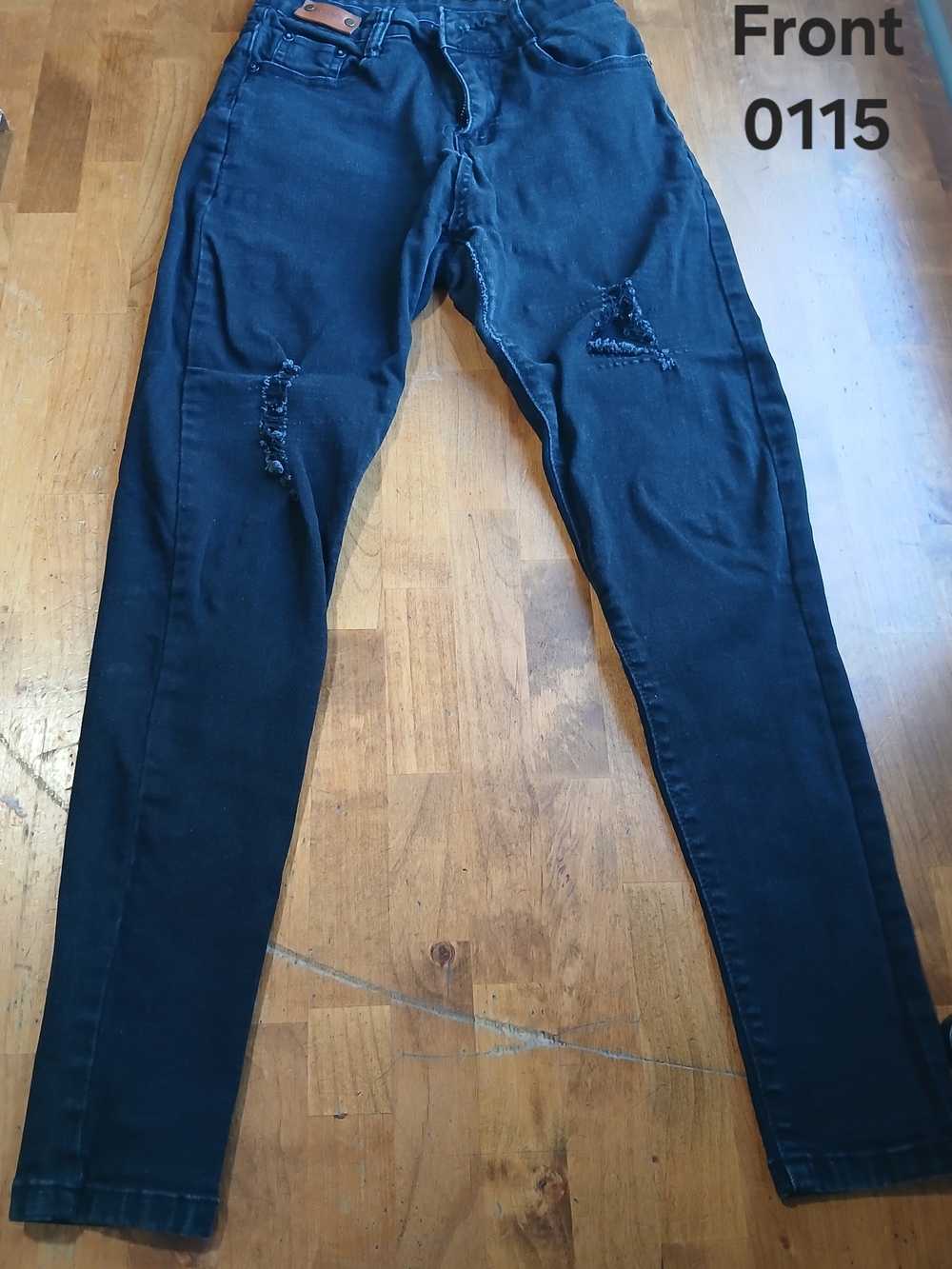 Women’s Black Distressed Skinny Jeans Size 7/28